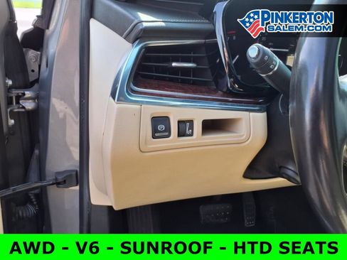 Used 2018 Cadillac XT5 Premium Luxury w/ Driver Assist Package image 18