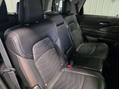 Used 2024 Nissan Pathfinder Platinum w/ Lighting Package (N92) image 16