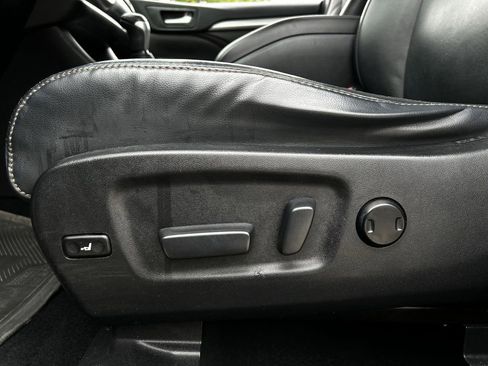 Used 2017 Toyota Highlander XLE FWD image 29