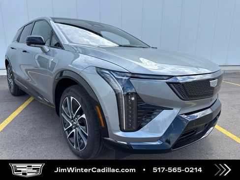 Certified 2025 Cadillac Optiq Sport 2 w/ LPO, Floor Liner Package AWD/4WD image 2