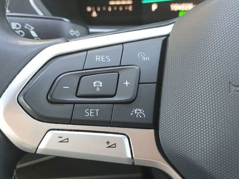 Used 2023 Volkswagen Tiguan SE R-Line image 24