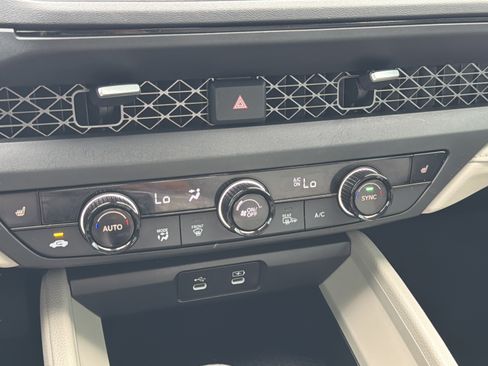 Certified 2025 Honda Accord SE image 11