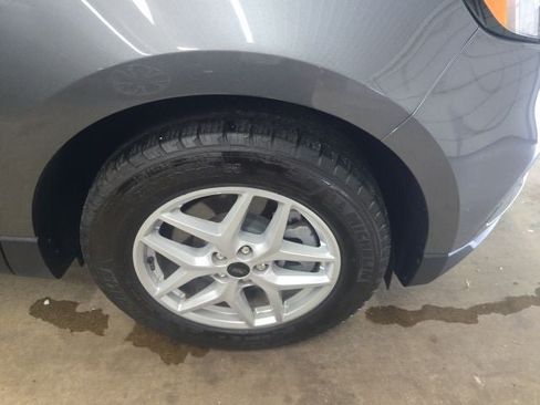 Used 2024 Ford Edge SEL w/ Convenience Package AWD/4WD image 2