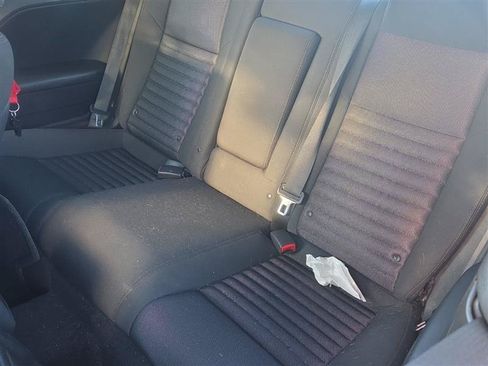Used 2014 Dodge Challenger SXT RWD image 6