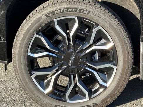 Used 2024 GMC Sierra EV Denali image 24