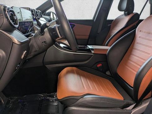 Certified 2025 Mercedes-Benz GLC 300 image 19