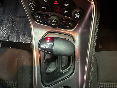 Used 2018 Dodge Challenger SXT RWD image 18