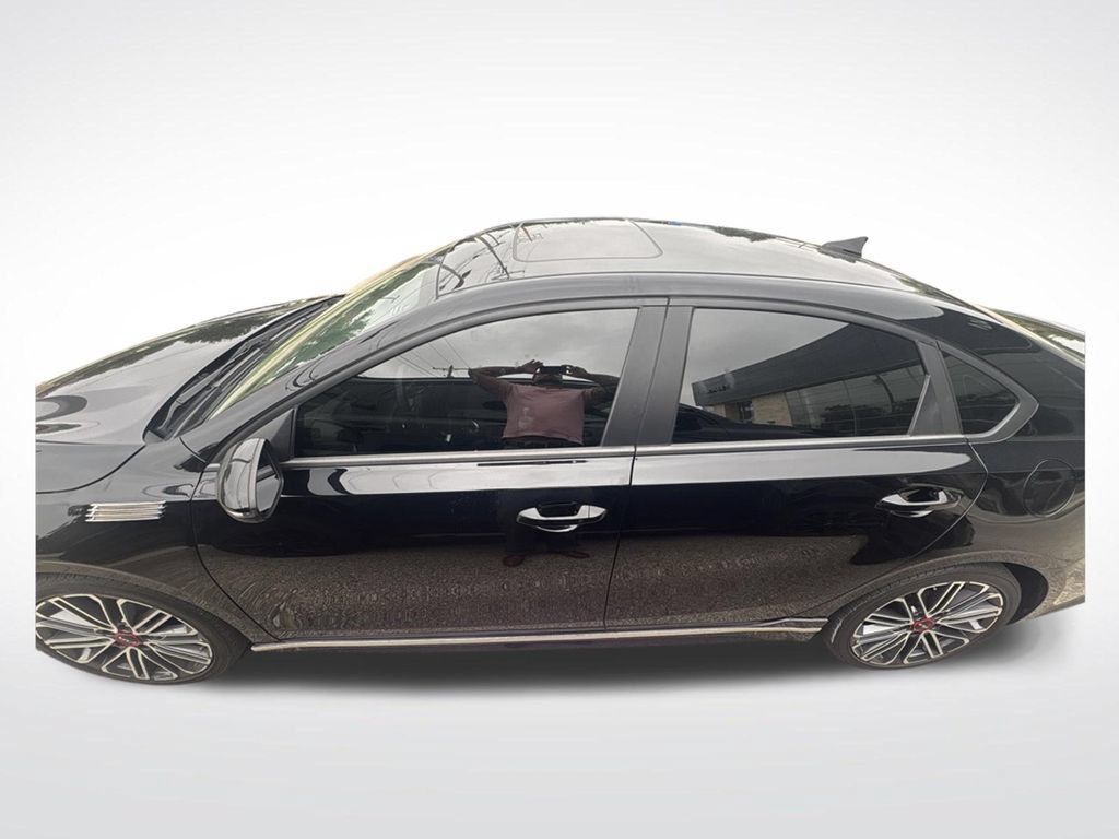 Used 2023 Kia Forte GT w/ GT2 Package FWD image 7