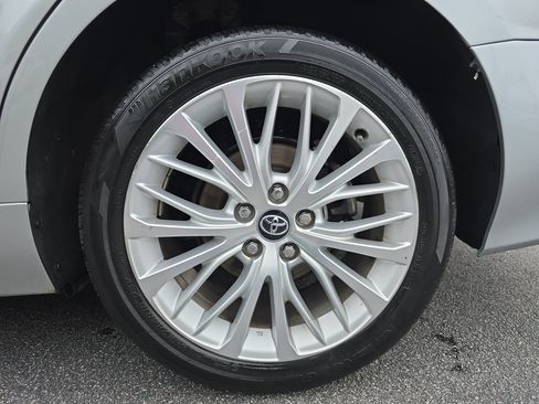 Used 2020 Toyota Camry XLE w/ Sunroof Package FWD image 33