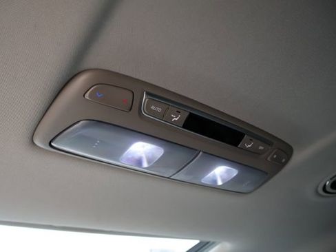 Used 2022 Kia Telluride S image 11