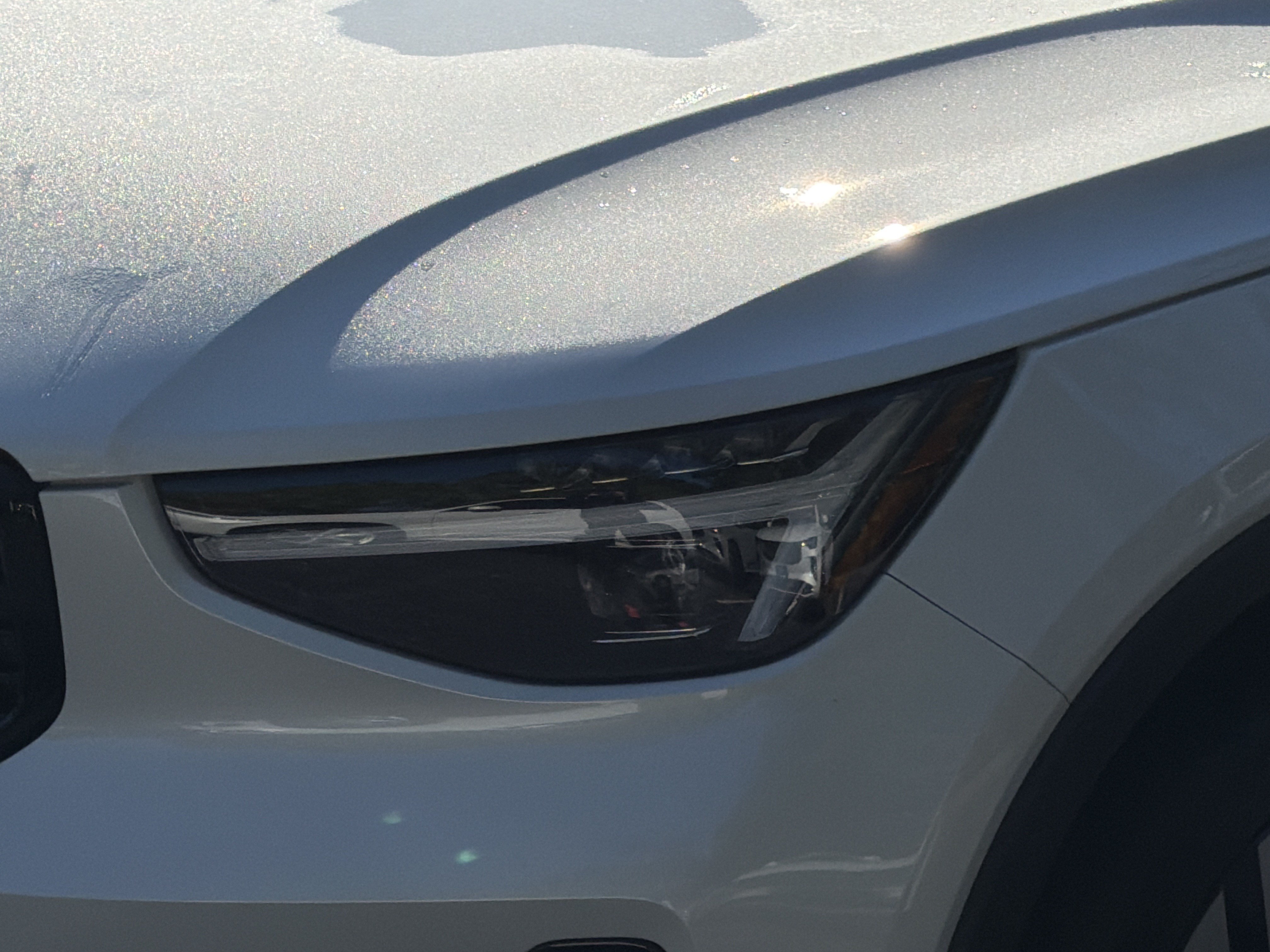 Certified 2024 Volvo XC40 B5 Plus w/ Protection Package Premier AWD/4WD image 6