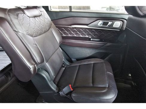 Used 2025 Ford Explorer Platinum w/ Ultimate Package AWD/4WD image 10