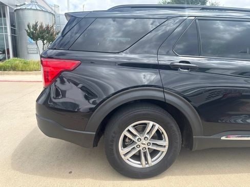 Used 2021 Ford Explorer XLT RWD image 6
