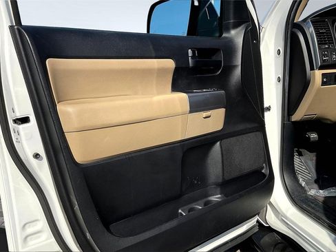 Used 2022 Toyota Sequoia SR5 image 23