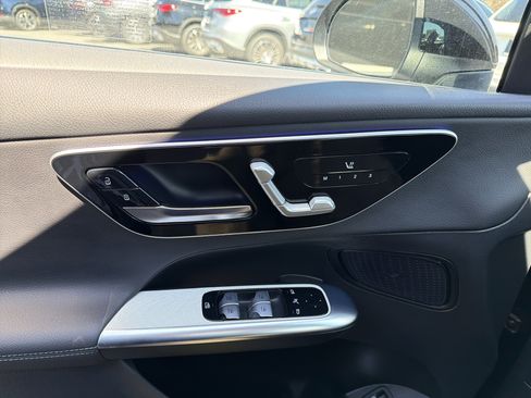 Used 2026 Mercedes-Benz GLC 300 4MATIC image 46