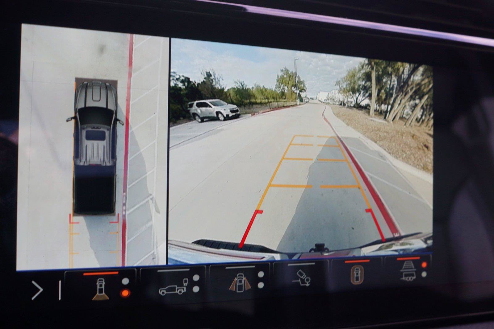 Used 2024 GMC Sierra 3500 Denali w/ Technology Package AWD/4WD image 11