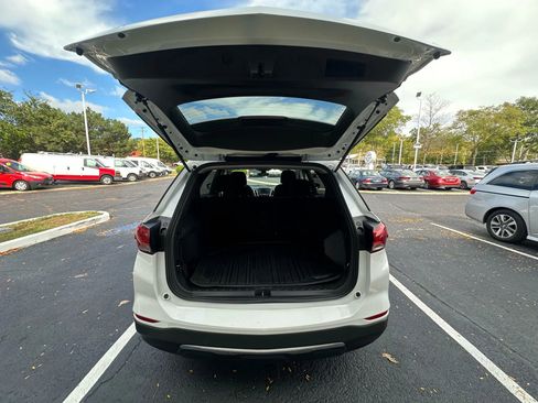 Used 2023 Chevrolet Equinox LT w/ LPO, Floor Liner Package image 37