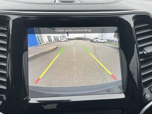 Used 2020 Jeep Cherokee Limited image 40