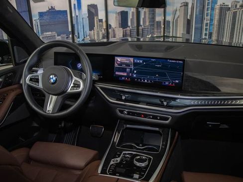 Used 2026 BMW X7 xDrive40i w/ M Sport Package AWD/4WD image 16
