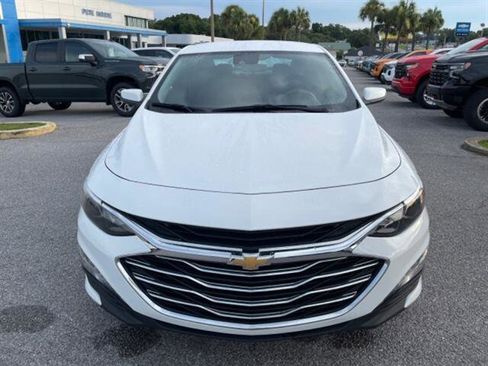 Used 2024 Chevrolet Malibu LT FWD image 2