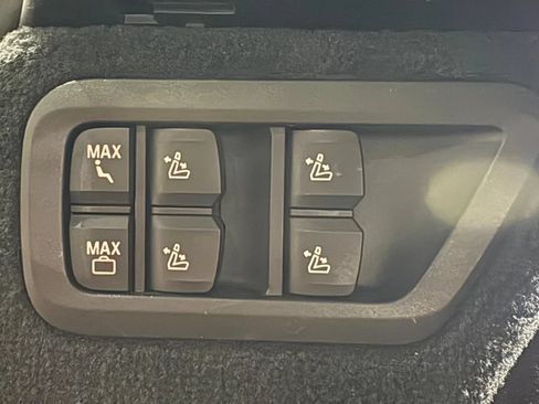 Used 2021 BMW X7 M50i AWD/4WD image 31