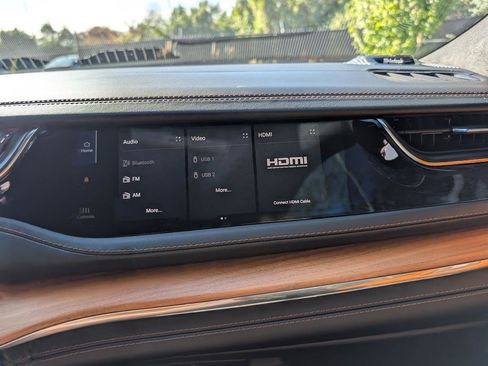 Used 2023 Jeep Grand Cherokee Summit image 14