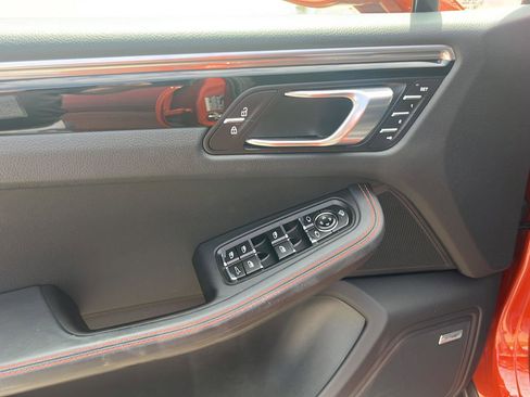 Used 2022 Porsche Macan S image 15