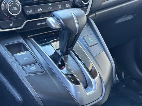 Used 2018 Honda CR-V Touring image 17