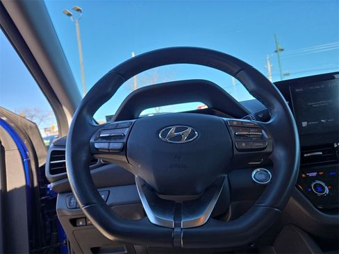 Used 2022 Hyundai Ioniq SE image 15