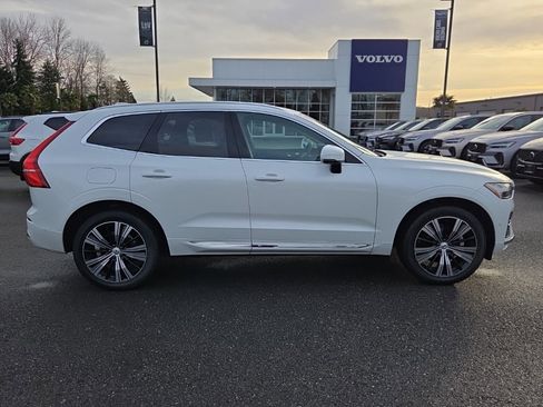 Certified 2023 Volvo XC60 B5 Plus w/ Climate Package image 9