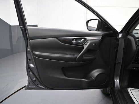 Used 2019 Nissan Rogue SL w/ Premium Package AWD/4WD image 8