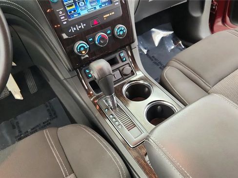 Used 2015 Chevrolet Traverse LT w/ Style and Technology Package FWD image 35