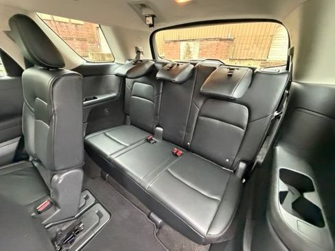 Used 2023 Nissan Pathfinder SL AWD/4WD image 18