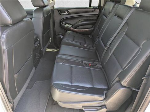 Used 2019 Chevrolet Suburban Premier AWD/4WD image 17