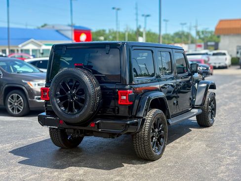 Used 2022 Jeep Wrangler Unlimited Sahara AWD/4WD image 16