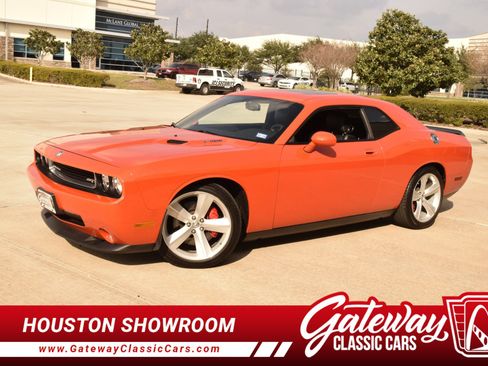 Used 2008 Dodge Challenger SRT8 image 1