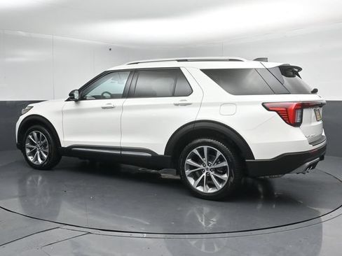 Certified 2025 Ford Explorer Platinum w/ Ultimate Package AWD/4WD image 5