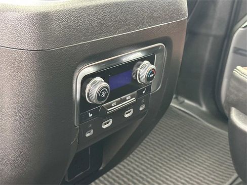 Used 2024 GMC Yukon XL Denali Ultimate image 17