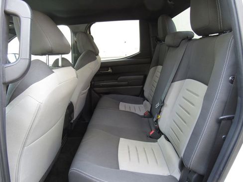 Certified 2024 Toyota Tacoma TRD Off-Road AWD/4WD image 18