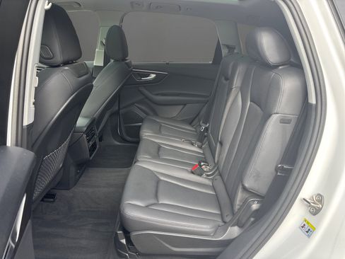 Used 2022 Audi Q7 3.0T Prestige image 12