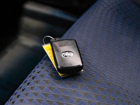 Used 2016 Toyota Camry SE image 59