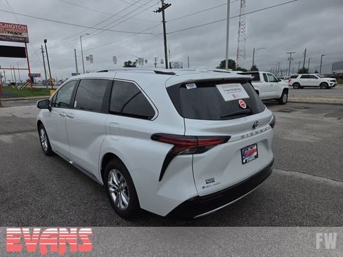 Certified 2026 Toyota Sienna Limited AWD/4WD image 29