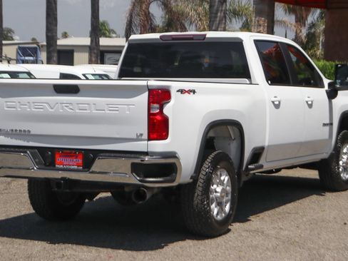Used 2021 Chevrolet Silverado 2500 LT w/ Fleet Comfort Package AWD/4WD image 9