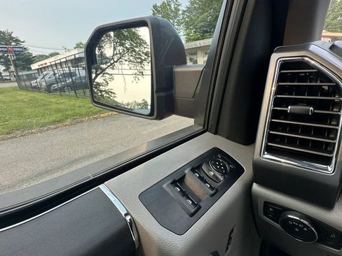 Used 2016 Ford F150 XLT AWD/4WD image 12
