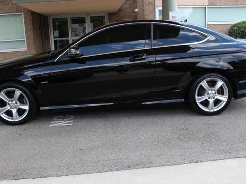 Used 2012 Mercedes-Benz C 250 Coupe image 11