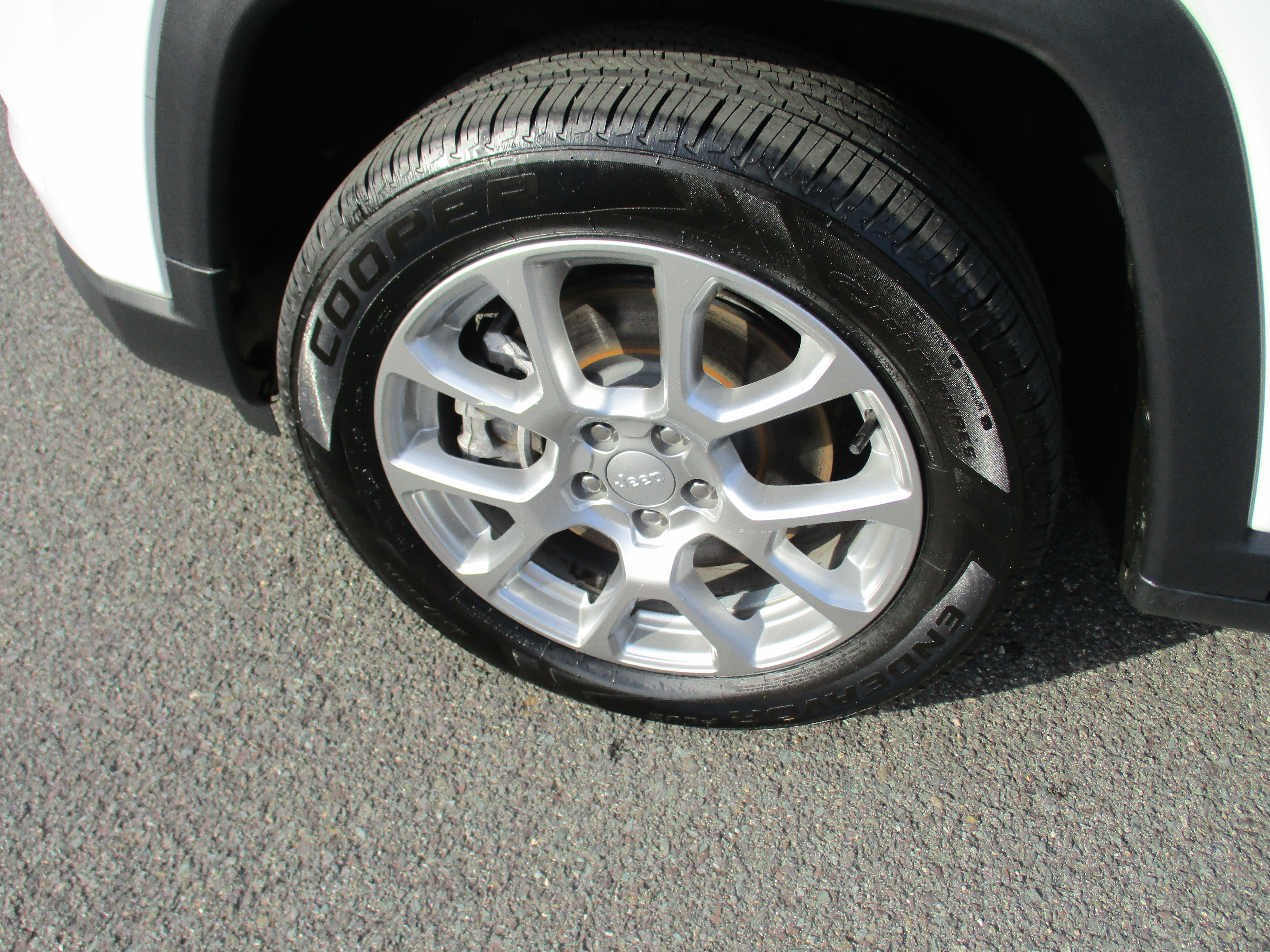 Certified 2024 Jeep Compass Latitude AWD/4WD image 9