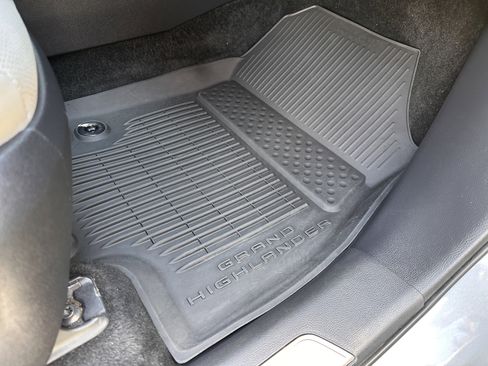 Used 2025 Toyota Grand Highlander AWD Hybrid image 24