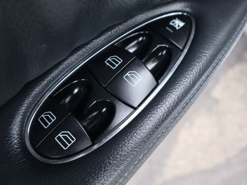 Used 2005 Mercedes-Benz E 500 4MATIC image 27