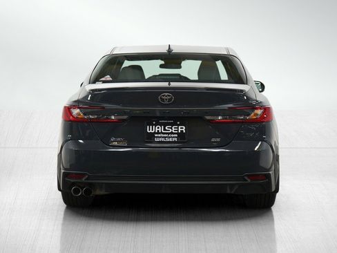 Used 2025 Toyota Camry SE image 4