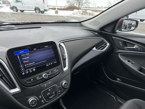 Used 2023 Chevrolet Malibu RS image 35